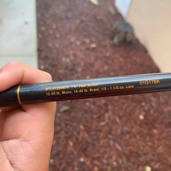 Penn ocean fishing pole - Picture 3 of 5